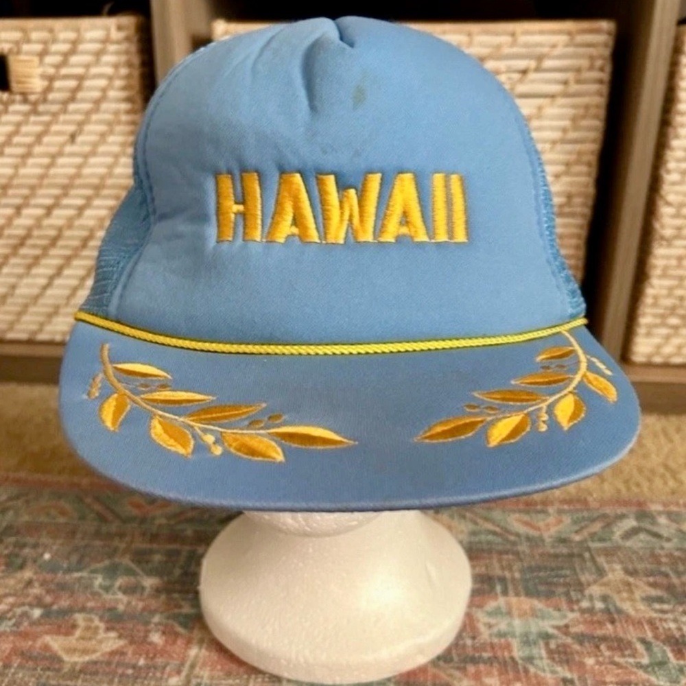 VTG “Hawaii” Trucker Hat Cap Light Blue Embroidered Yellow Vintage